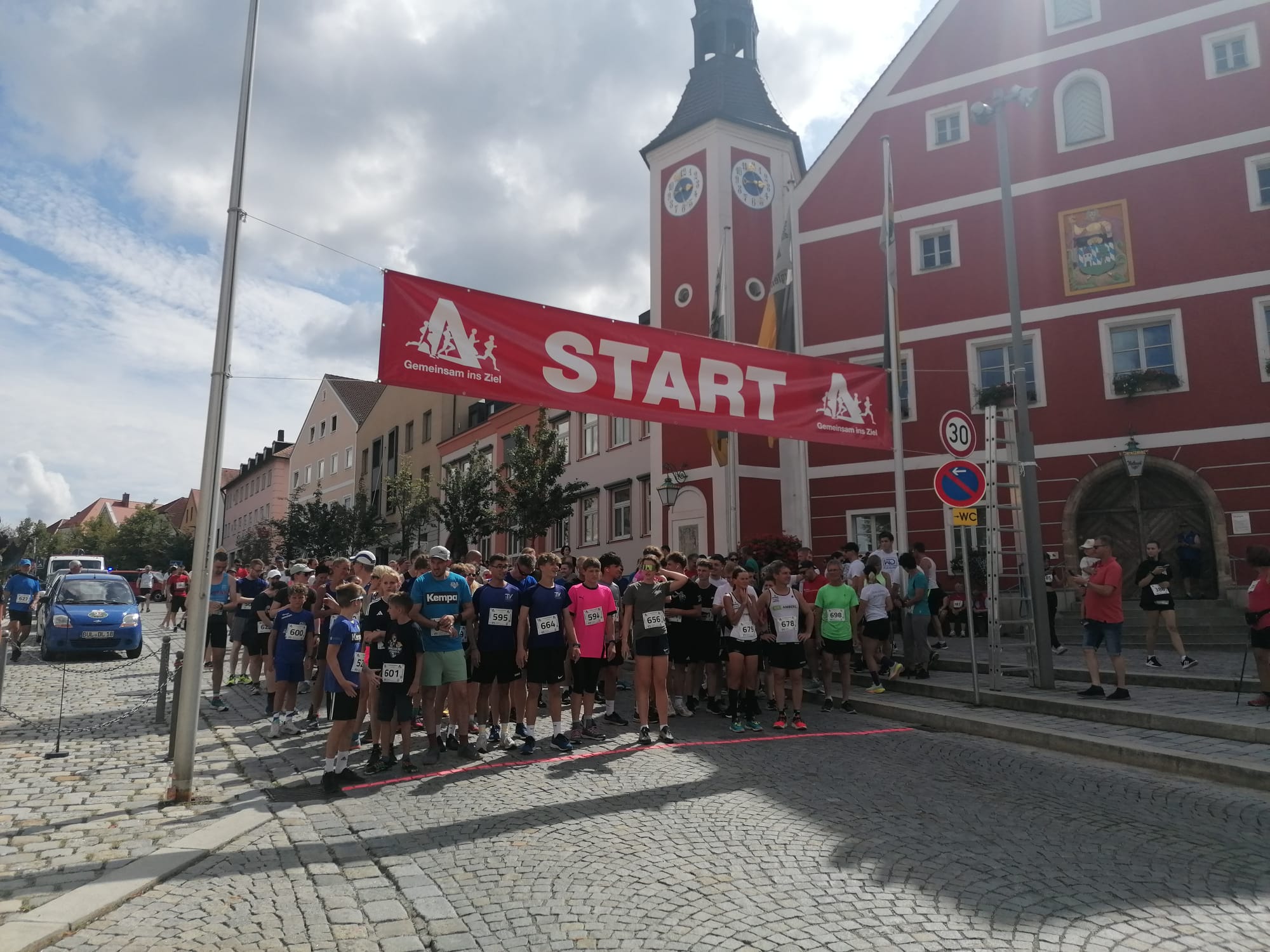 Mehr über den Artikel erfahren Städtedreieckslauf 2024